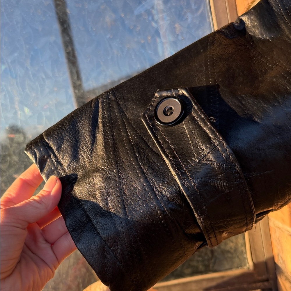 Genuine Leather Men's Black Long Trench Coat - Classic Style - Picture 6 of 13